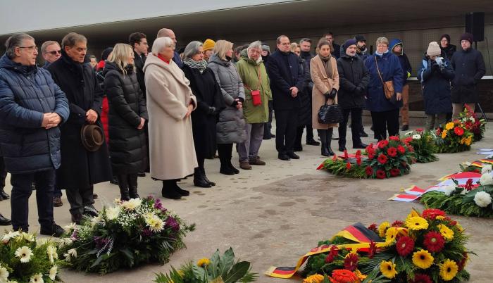 teilnehmer-der-gedenkveranstaltung-am-15.12.2022