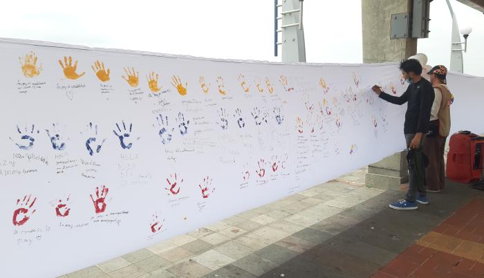 Manos Unidas por la Paz firma de persona