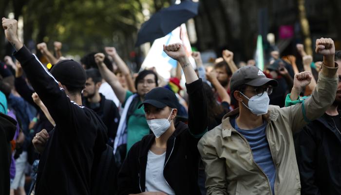 Demonstration against (11274203)