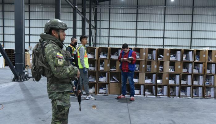 CNE paquetes electorales