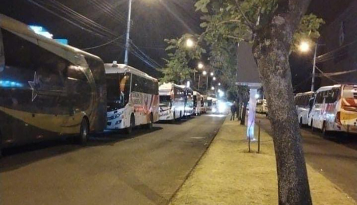 El transporte hacia Guayaquil presenta incomodidades.