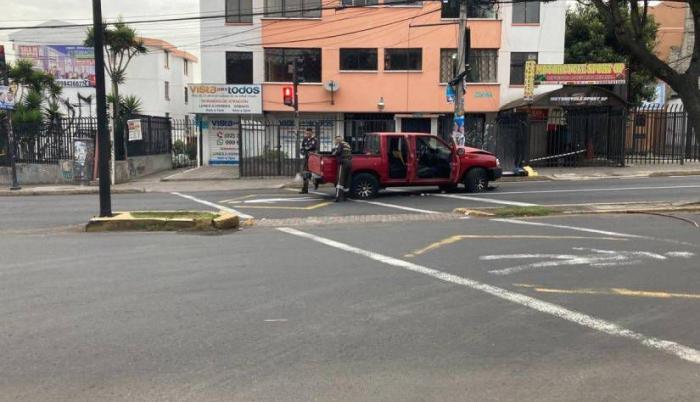 camioneta delincuentes quito