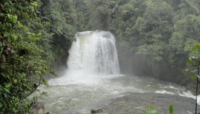 Cascada de Hollín