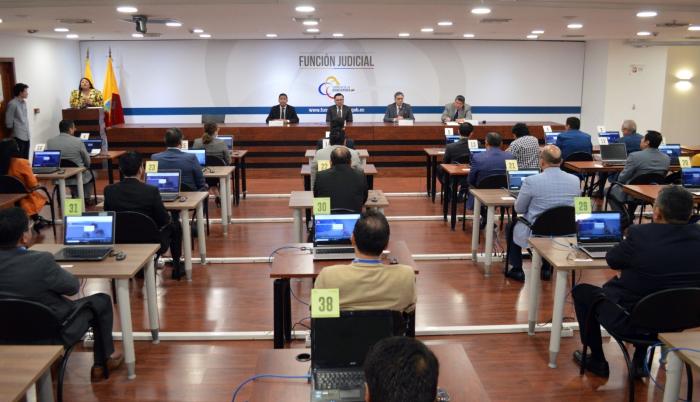 CANDIDATOS A LA CORTE