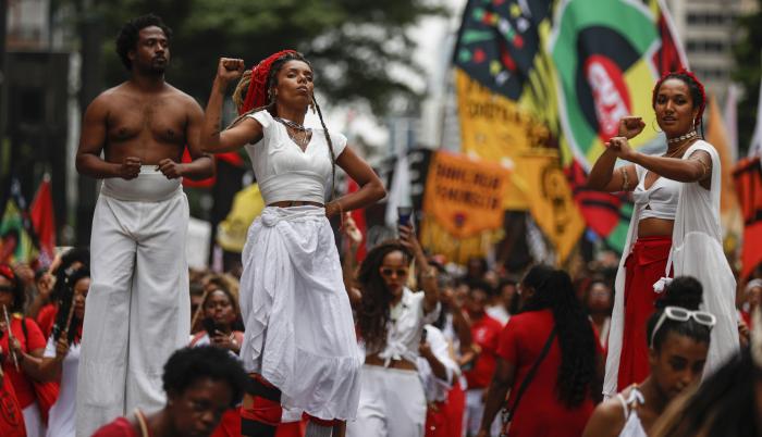 São Paulo cierra su principal avenida para protestar contra el racismo