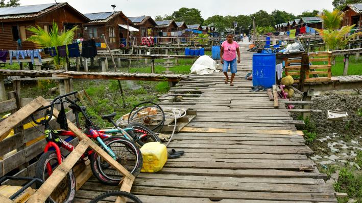 TURISMO EN LA ISLA SANTAY