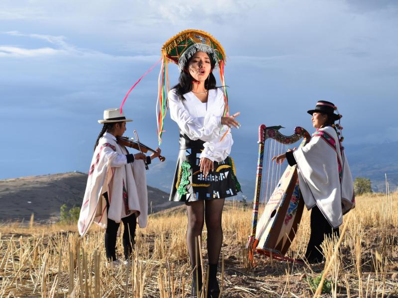 Discurso gritar papel Renata Flores, la guardiana del quechua
