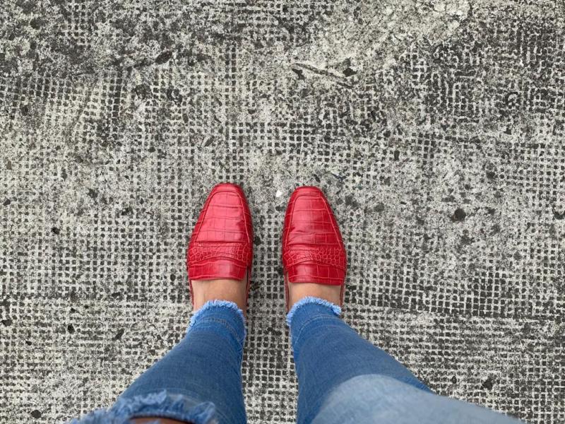 Zapatos rojos: una oportunidad de negocio en la moda electoral