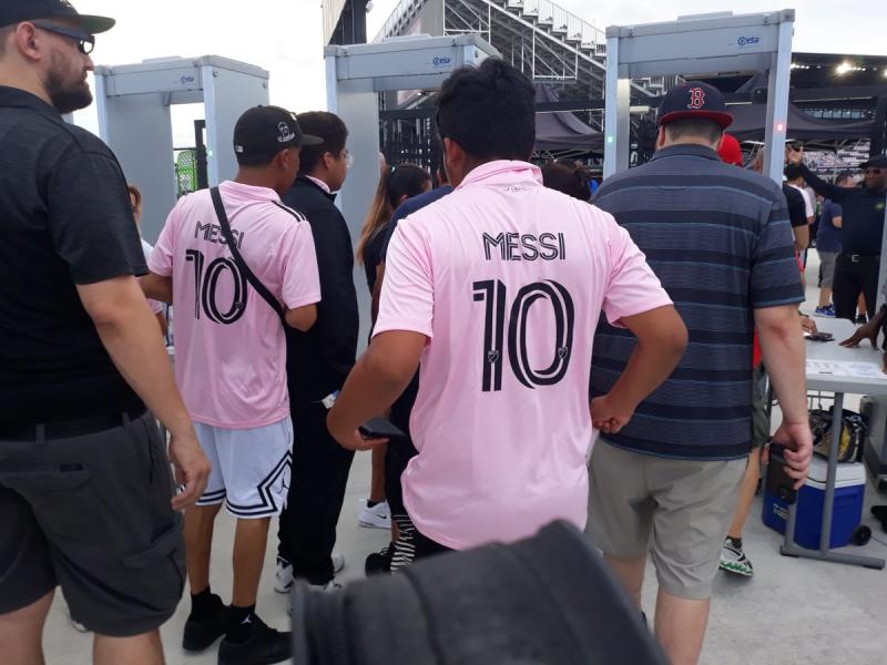 Cuánto cuesta la camiseta del Inter Miami de Messi en Quito?