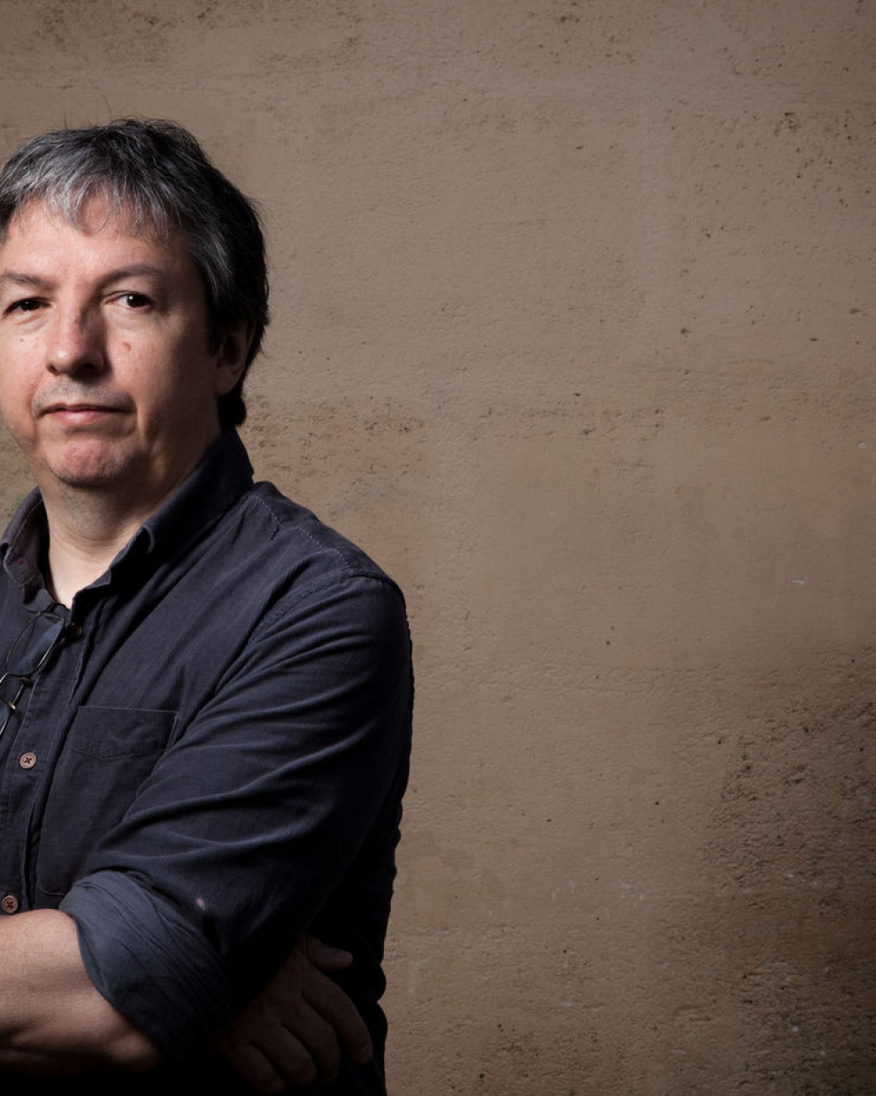 En el acta del jurado consta que David Toscana “ofrece una lectura simbólica, casi mítica, sobre la guerra, el poder y la resistencia”.