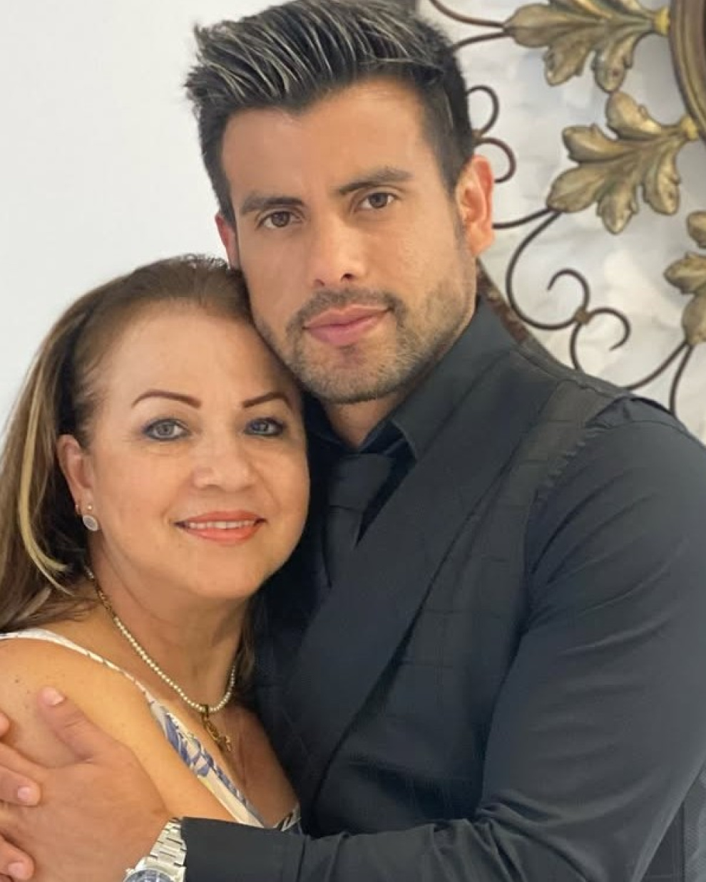 Nachita de Ruales con su hijo, el presentador Efraín Ruales.