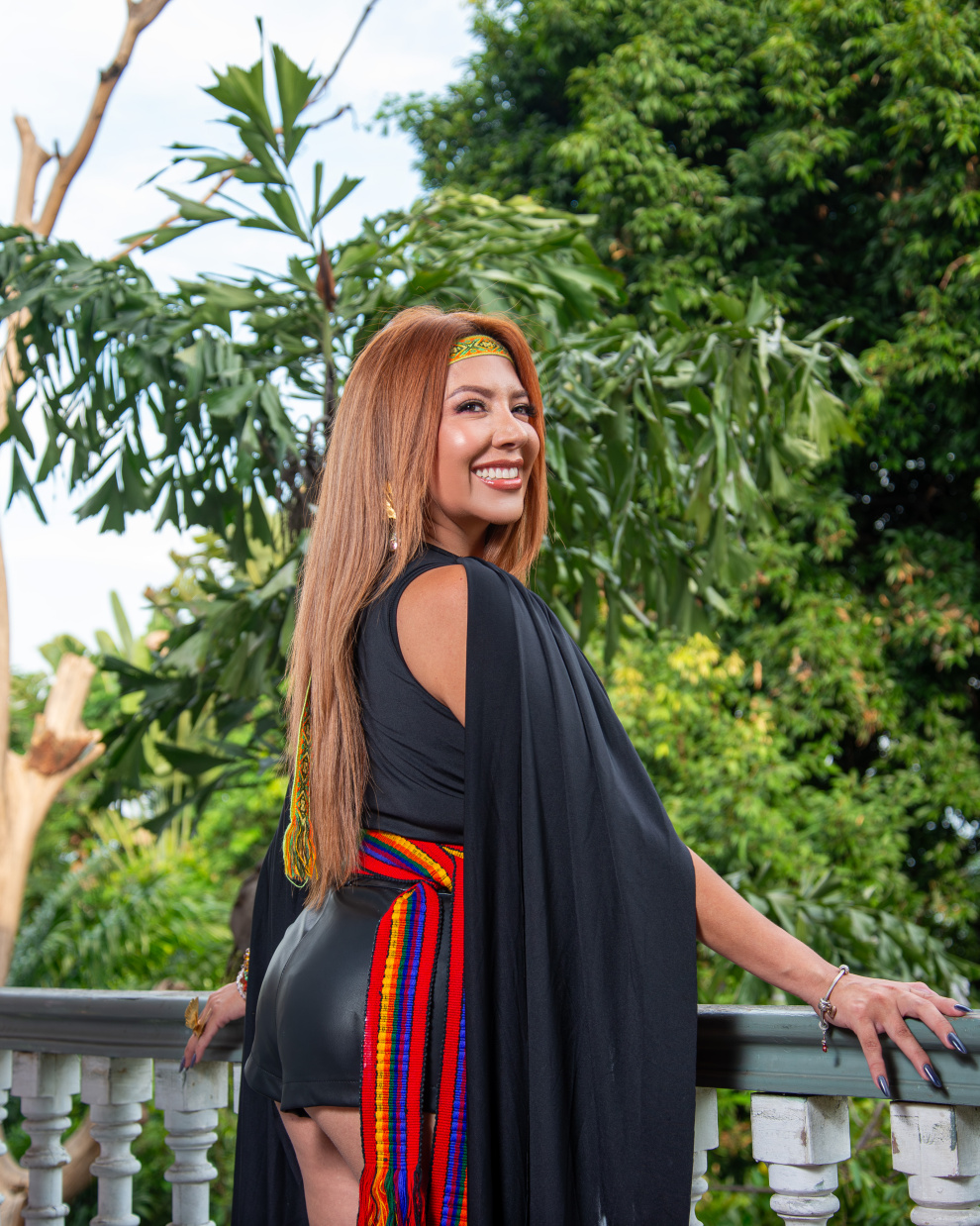 La artista nacida en Zaruma acaba de lanzar el disco Uniendo raíces. Optó por los trajes típicos.