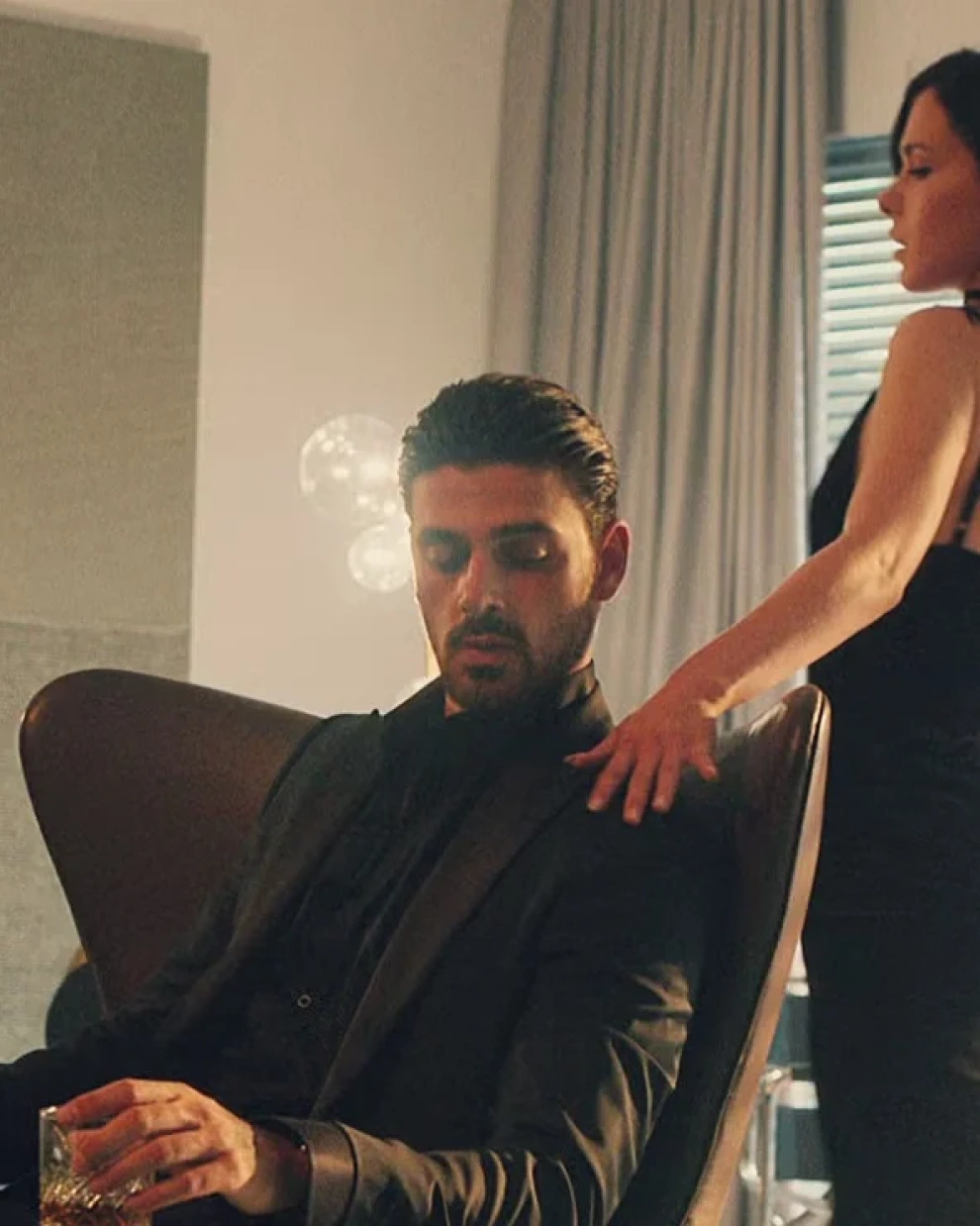 La película de suspense erótico '365 días' (2020) está basada en la primera novela de una trilogía de Blanka Lipińska.