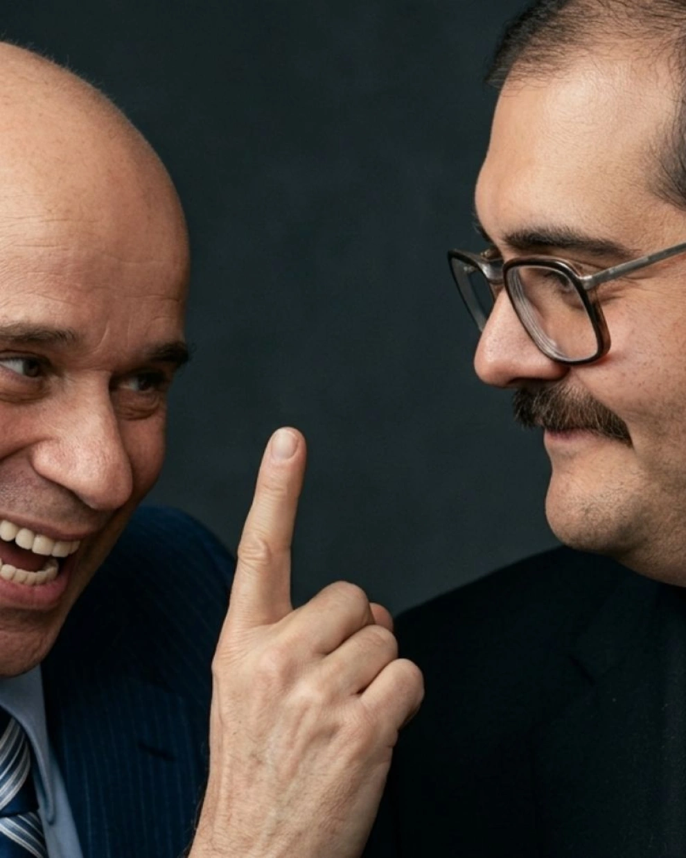 El actor Ricardo de Pascual (izquierda), interpretando al señor Calvillo, en la clásica escena con el señor Barriga (Édgar Vivar).