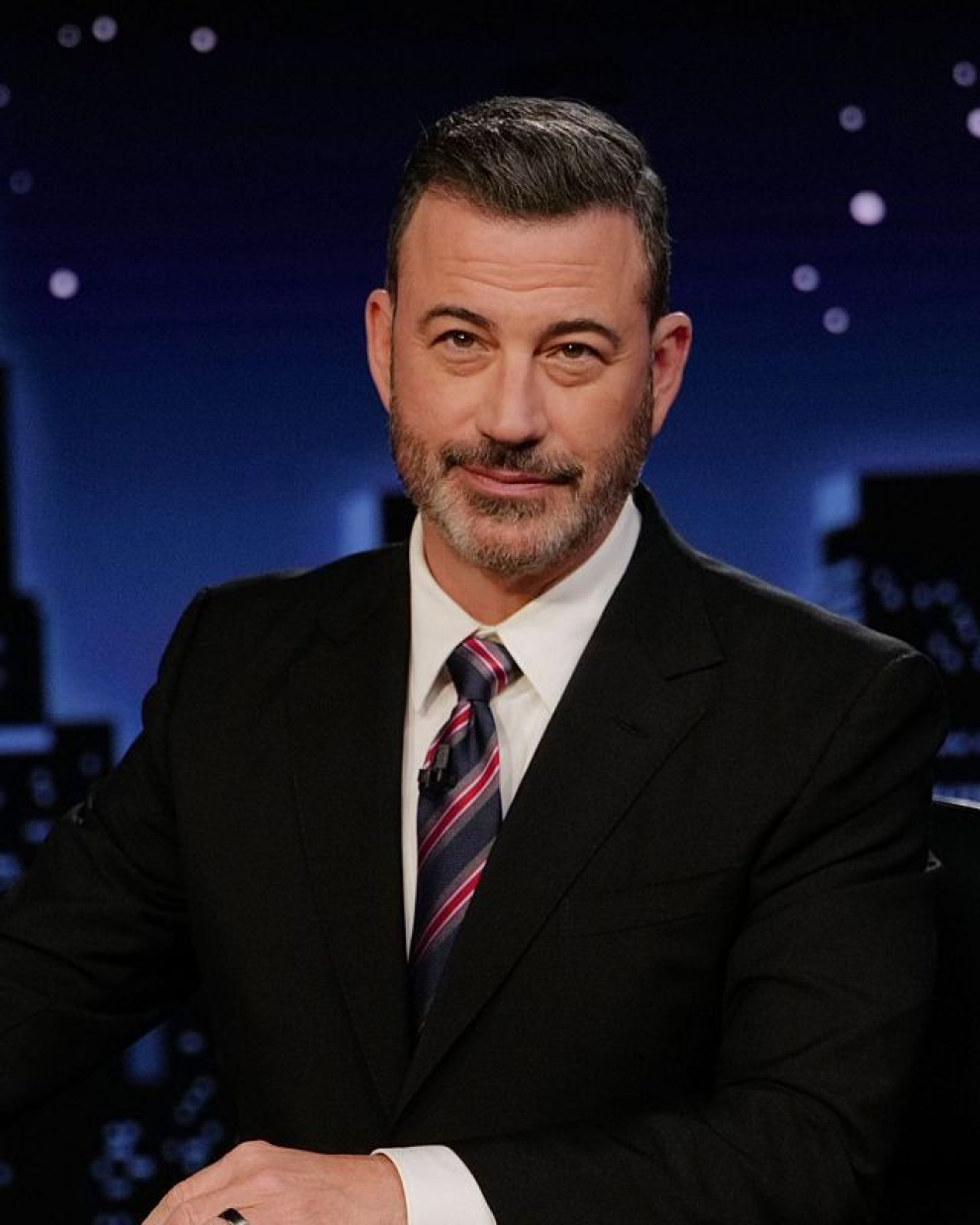 El comediante Jimmy Kimmel defendió su polémico sketch y negó que haya promovido la violencia tras el tiroteo en Washington.