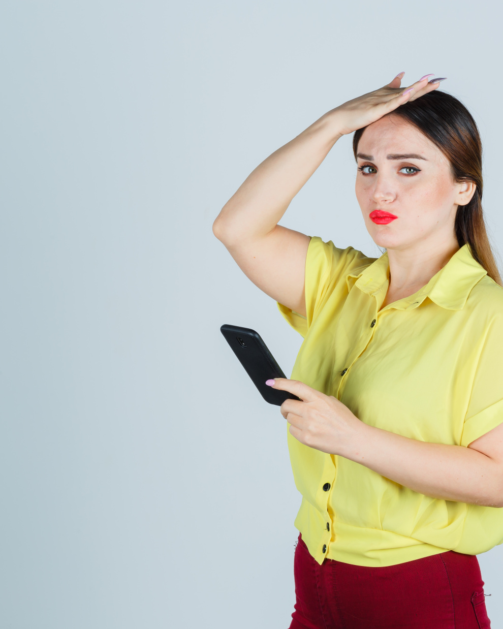 Los padres y madres de familia inevitablemente tienen que formar parte de los grupos de WhatsApp escolares, para estar al tanto de actividades y requerimientos, Pero pueden volverse una tortura.