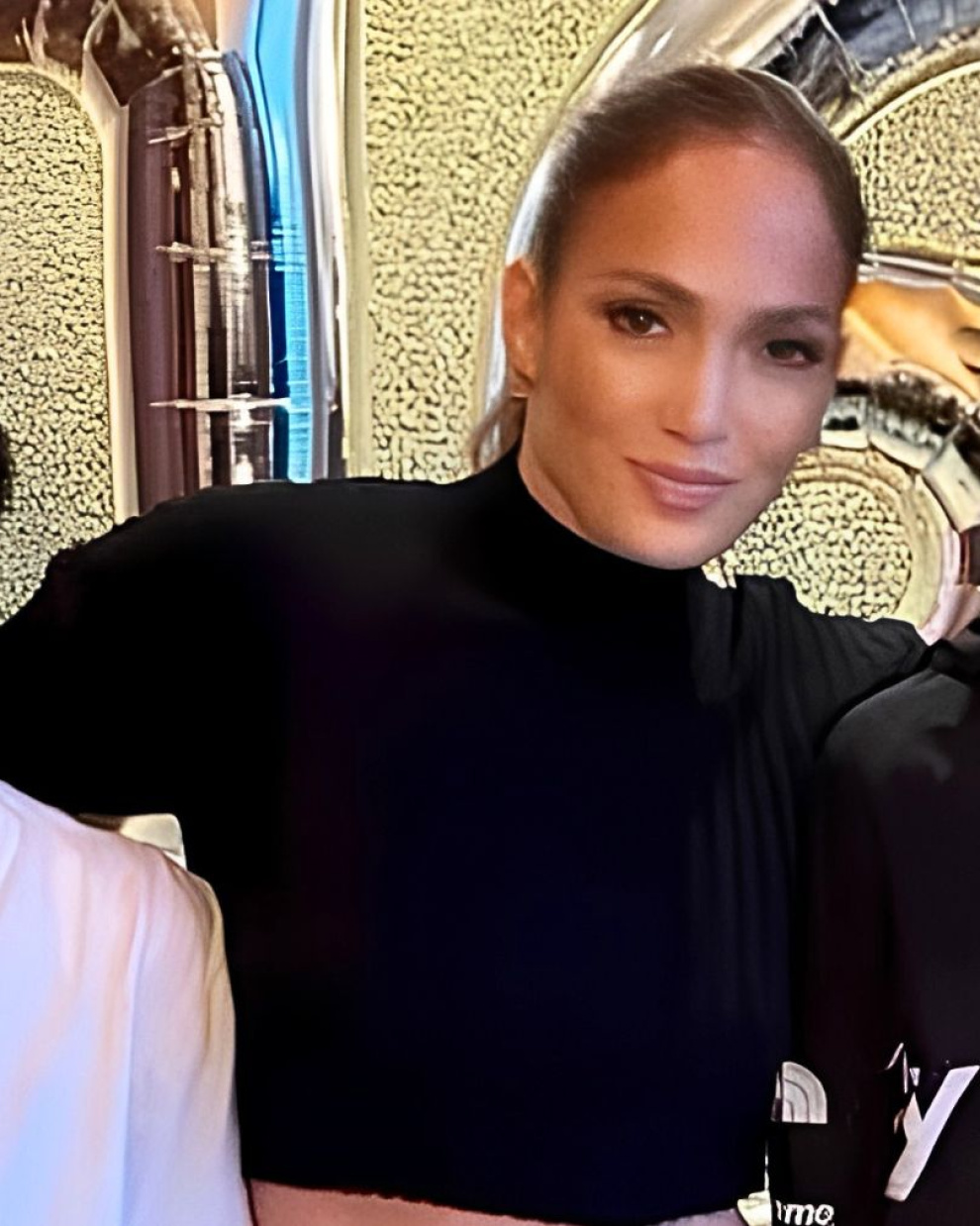 Jennifer Lopez junto a sus hijos.