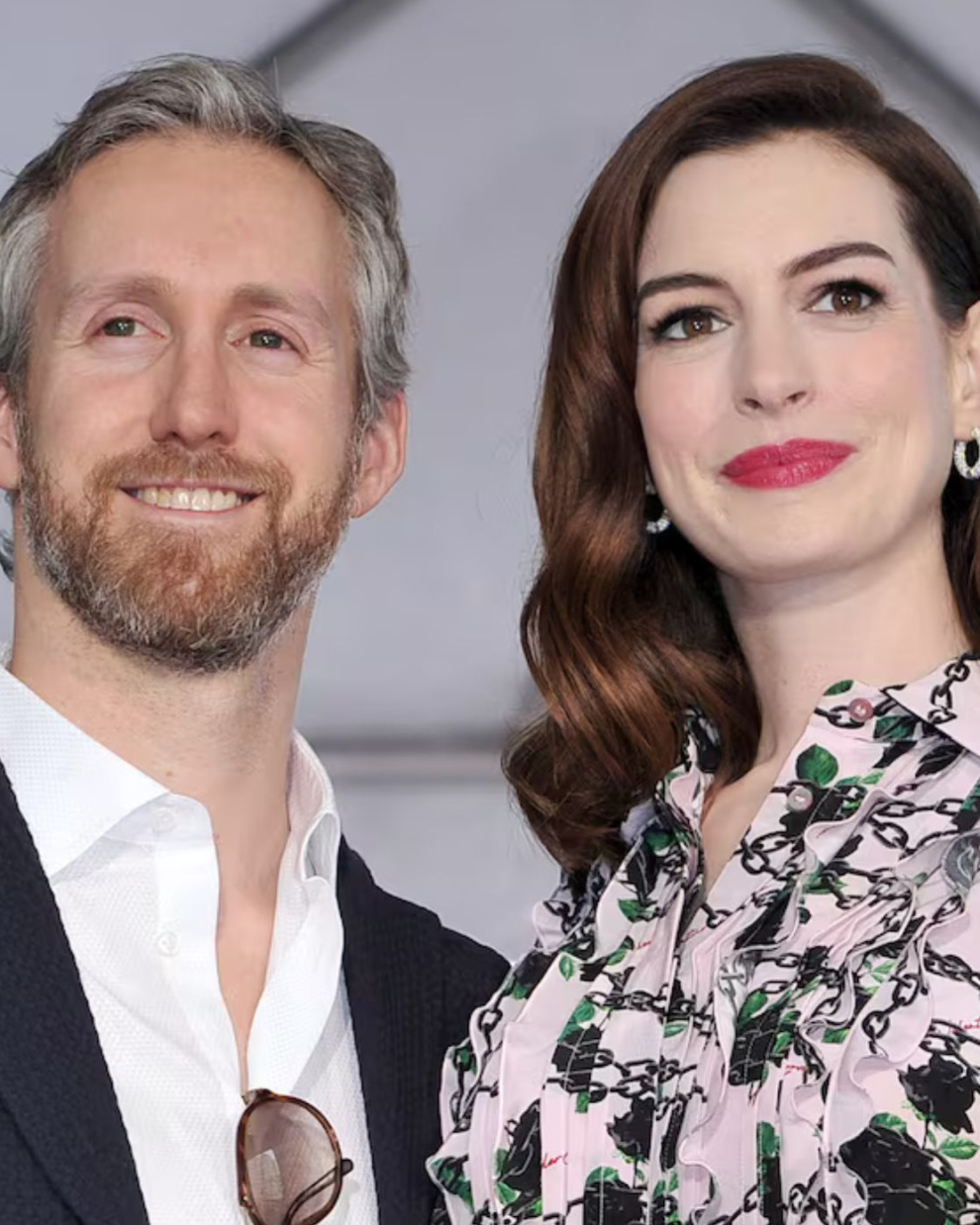La actriz, de 43 años, anunció que está embarazada de su tercer hijo con Adam Shulman, con quien formó una familia lejos de la exposición mediática.