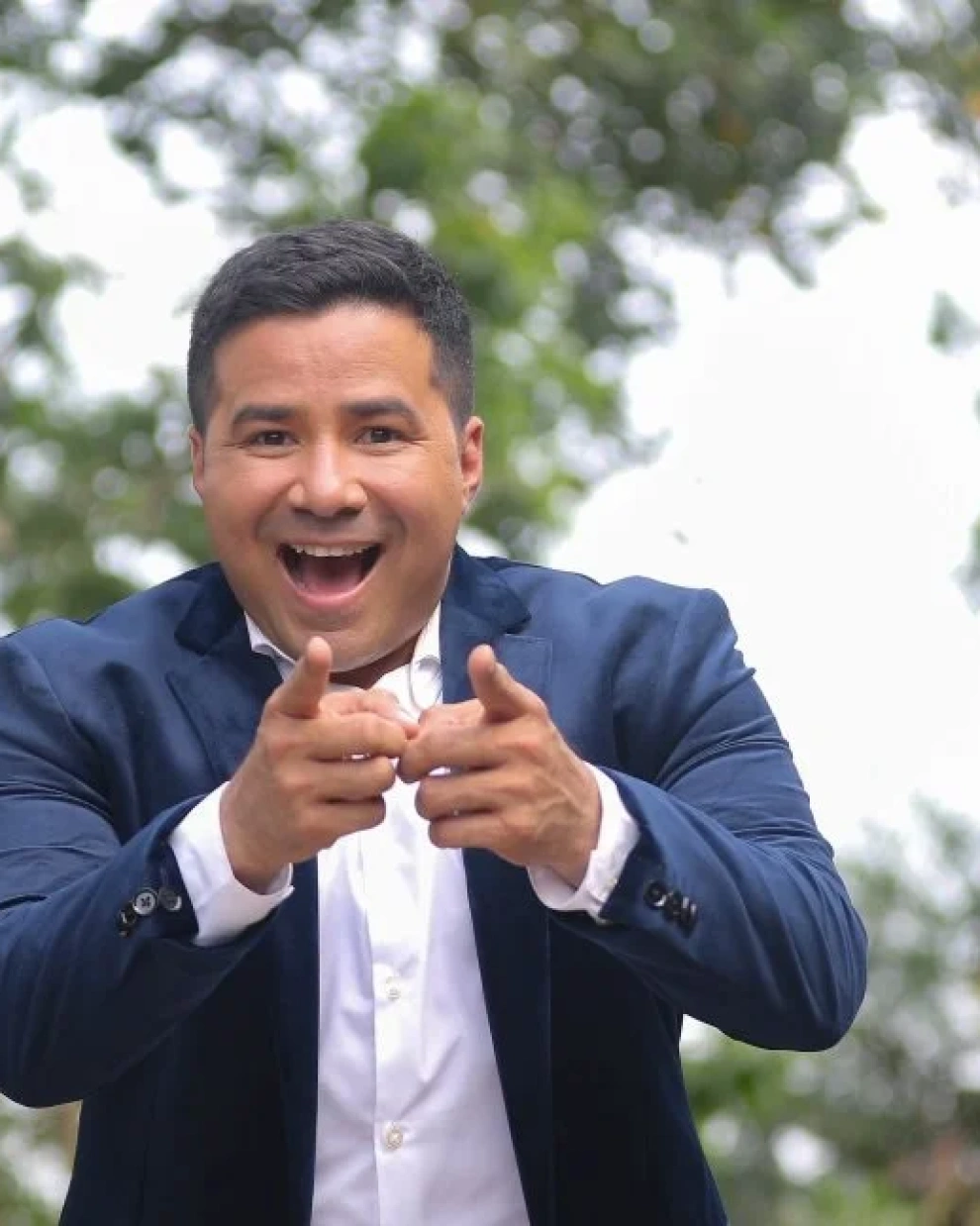 Henry Bustamante es presentador de Ecuavisa.