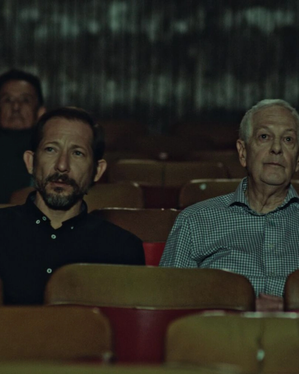Alejandro Fajardo (izquierda) e Ignacio Donoso protagonizan la película ecuatoriana "Nosotros, mi papá y el perro", que se proyectará en el Festival de Cine de Guayaquil.