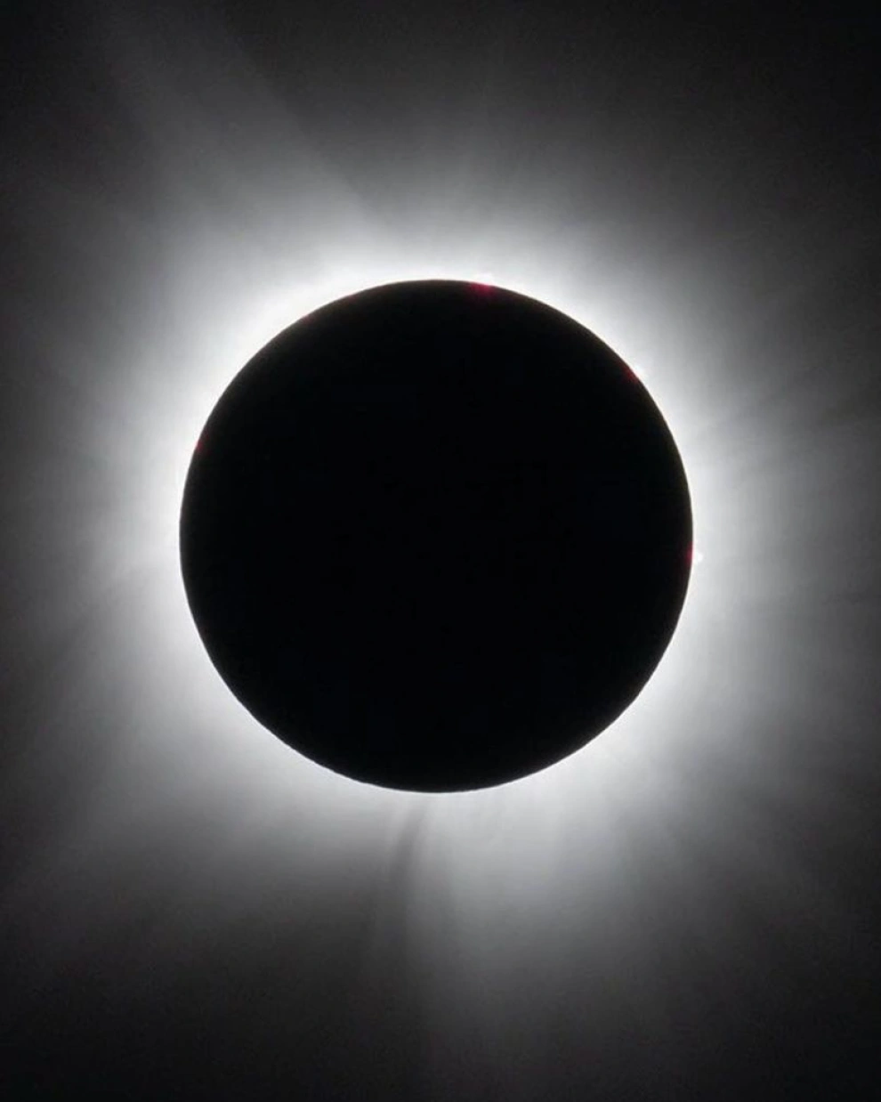 El Sol quedará temporalmente 'oculto' por detrás de la Luna en el eclipse total solar de este 2026.
