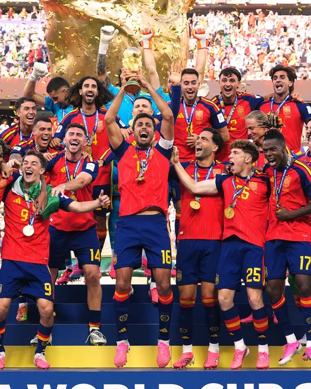 España levanta la copa y desata una celebración que ya es historia.