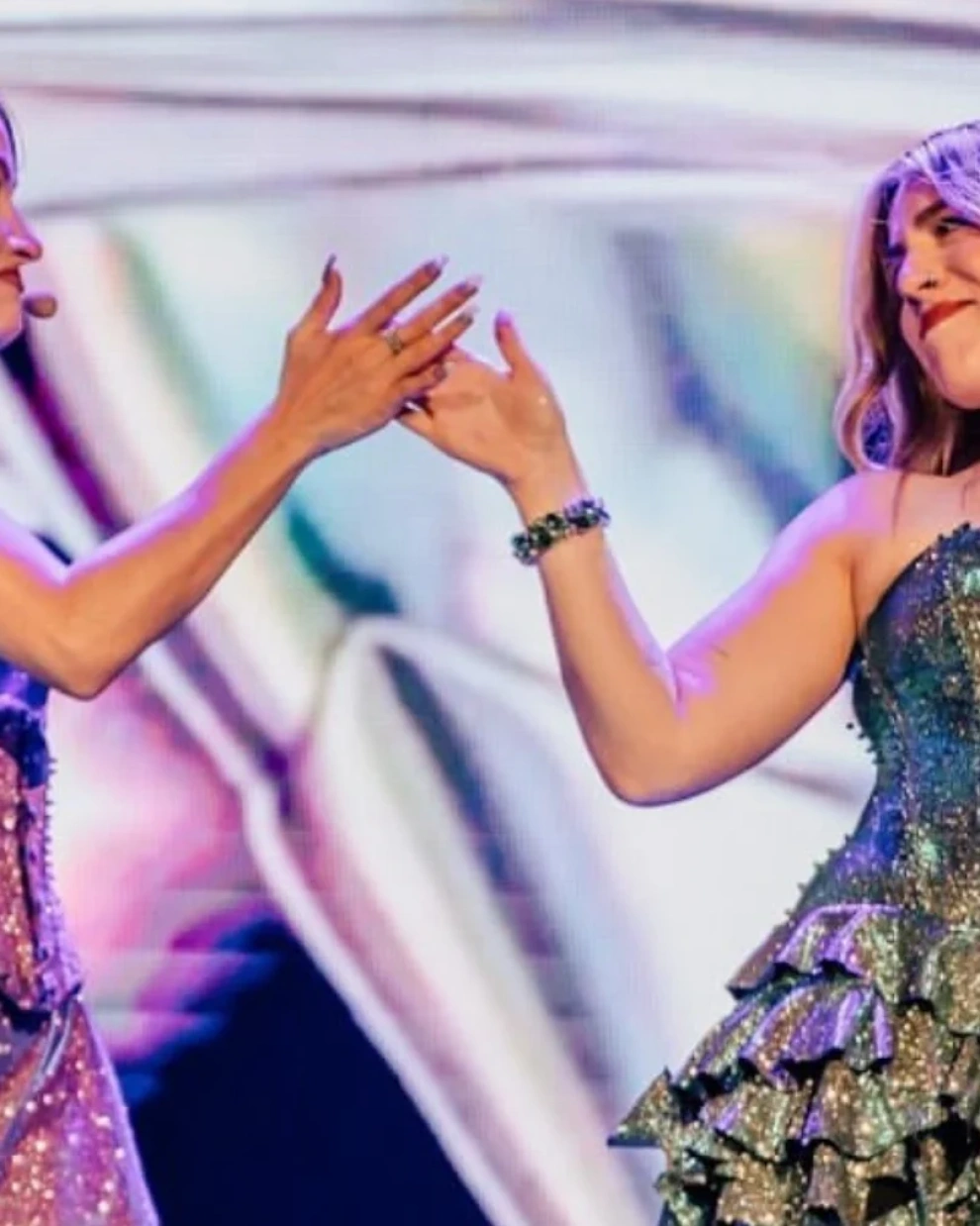 Show de Brenda y Laura recordando los éxitos de la novela juvenil Patito Feo.