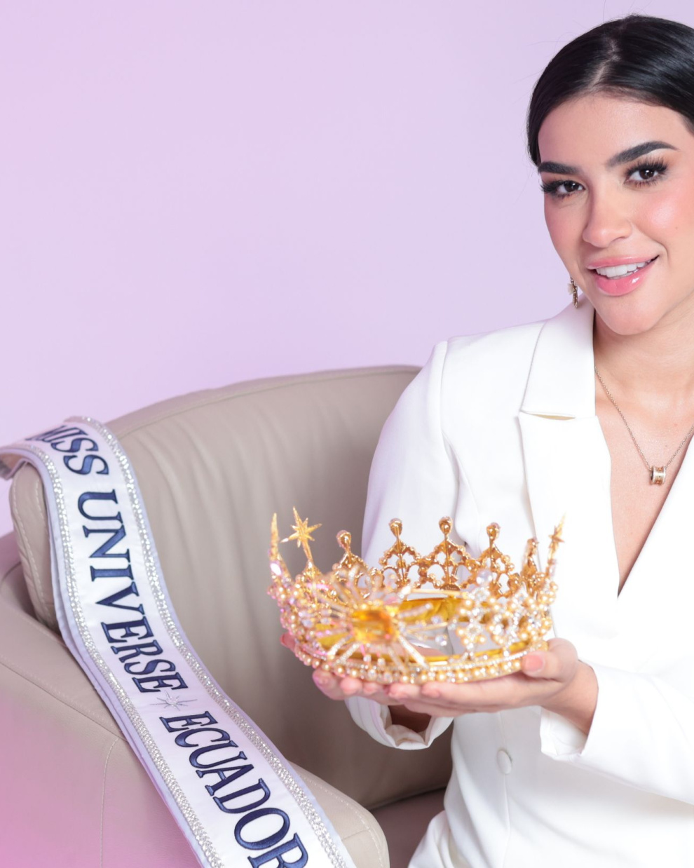 Dalia Bucaram, Miss Universo Ecuador 2026, durante una entrevista con EXPRESO después de recibir la corona en Santa Elena.