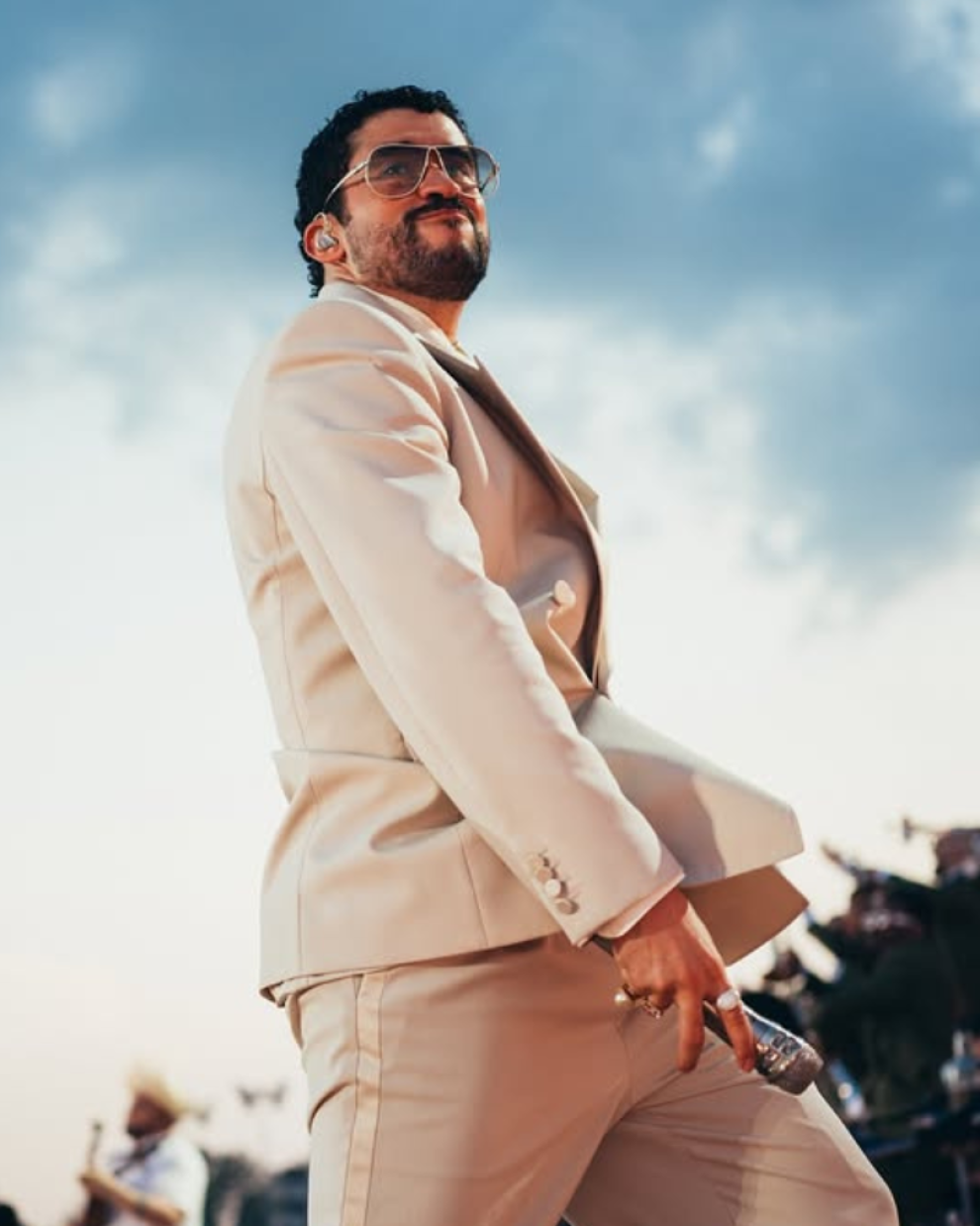 Bad Bunny en su tour Debí Tirar Más Fotos.