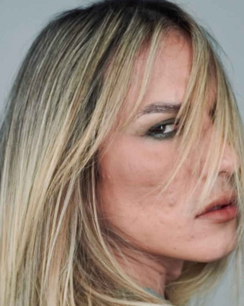 Falleció en Guayaquil el maquillador Jancarlo Coello.