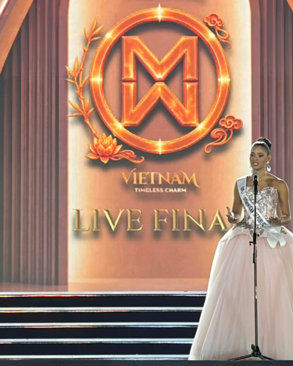 Joheirry Mola, de República Dominicana, fue coronada Miss Mundo 2026 en Vietnam.