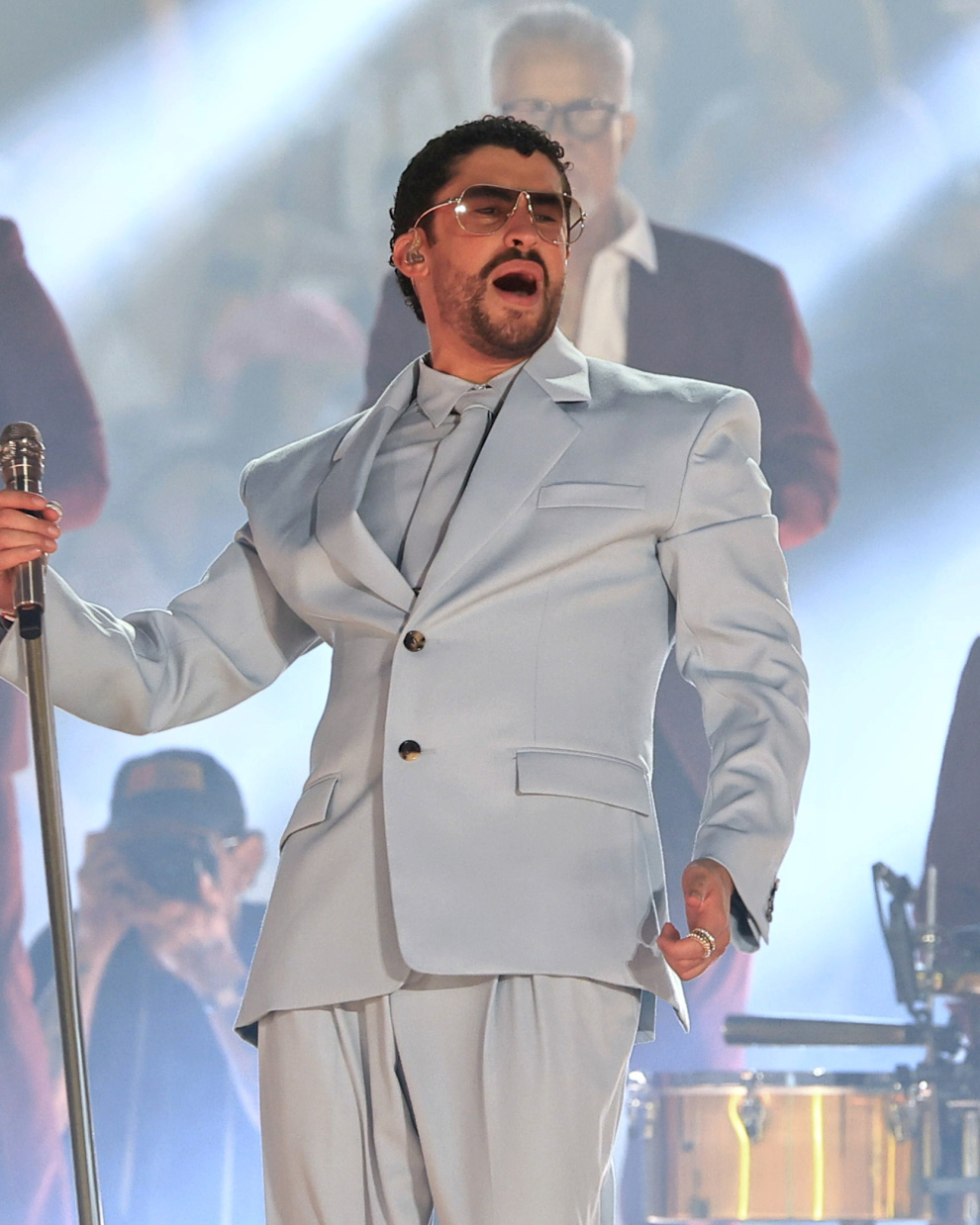 Bad Bunny ganó su primer Emmy gracias al espectáculo de medio tiempo del Super Bowl 2026.