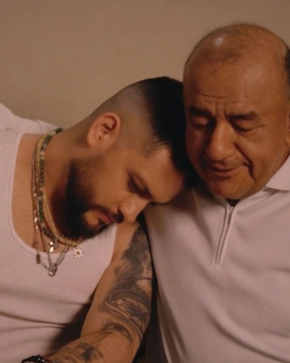 Javier Neira y José Delgado en una de las escenas de Amor, comprensión y ternura.