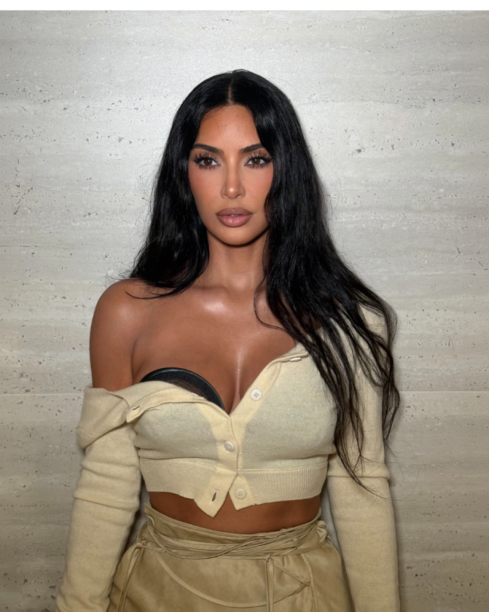Kim Kardashian agradeció al sistema judicial francés por reconocerla a ella y a su equipo como víctimas de los sucesos ocurridos en París en 2016.