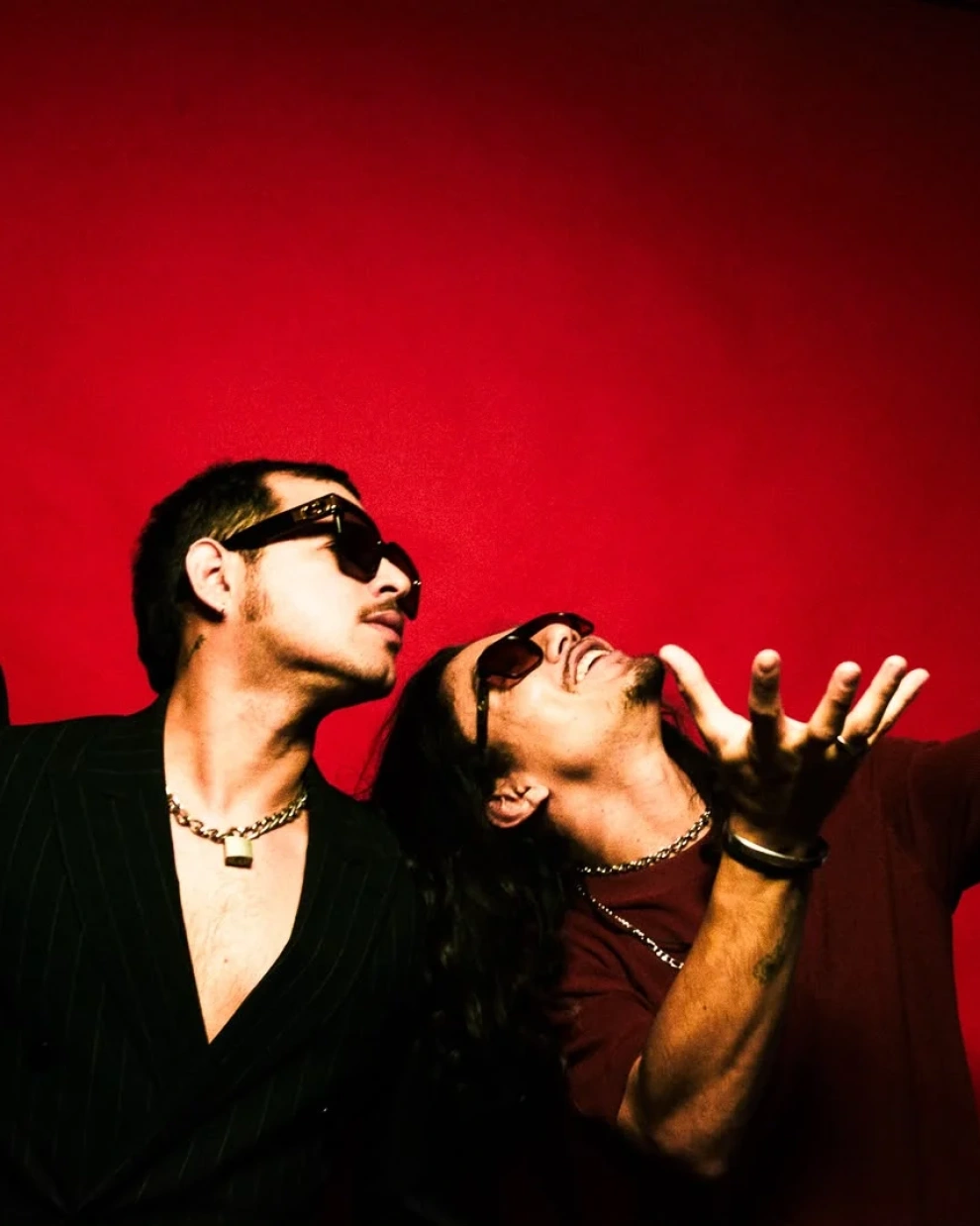 Ney Suárez (batería), Fa Paredes (voz, guitarra), John Villamar (voz, bajo) son los miembros de Ludovico, que hace poco estrenó el primer single de su nuevo disco.