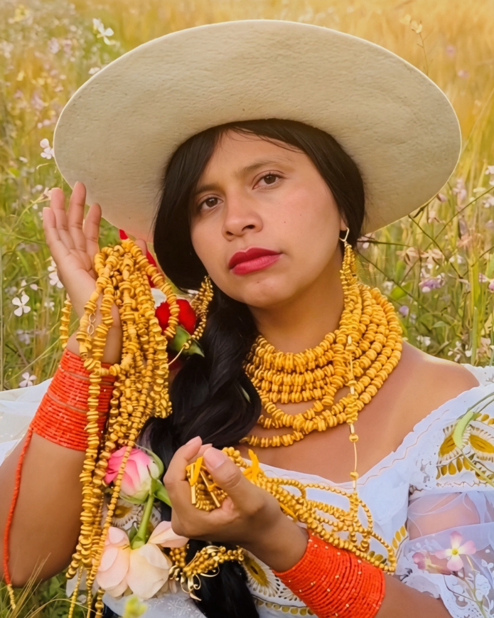 Las hualcas que diseña han llamado la atención por su elaboración y carga cultural.
