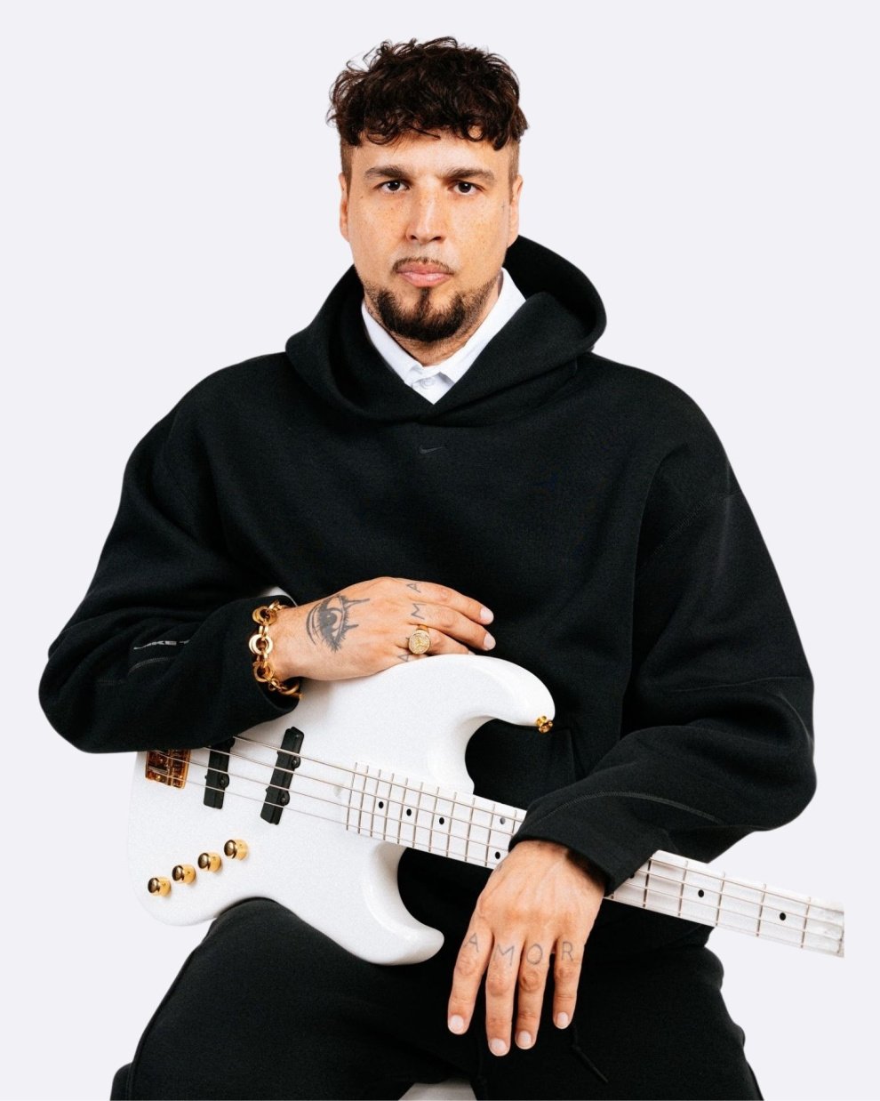 Dante Spinetta habla de Día 3, la pérdida de conexión humana, el avance de la inteligencia artificial y su deseo de cantar en Ecuador.