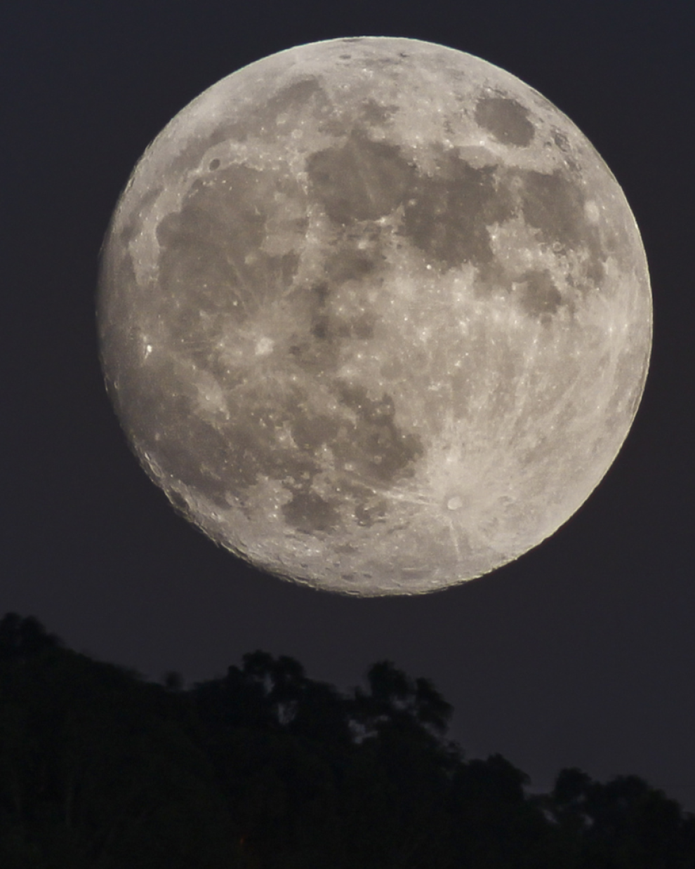 Referencial. Este sábado habrá Luna de la Cosecha.