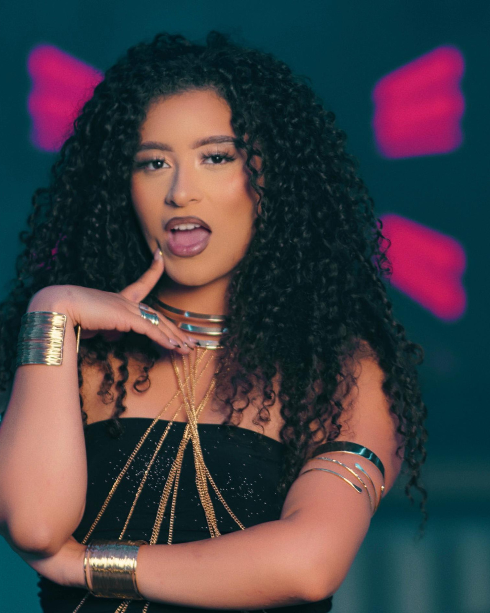 Desde niña, la cantante participó en realities como La Voz Kids, La Banda y Reina de la Canción.