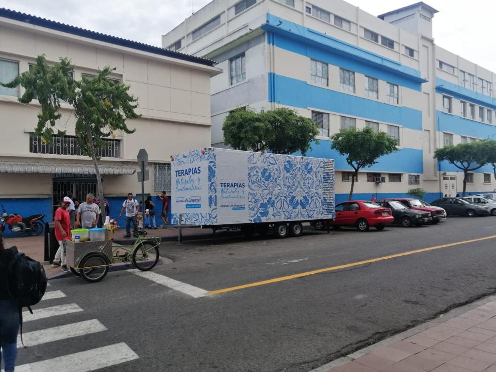 El bus donde supuestamente el Municipio puso en marcha el servicio.