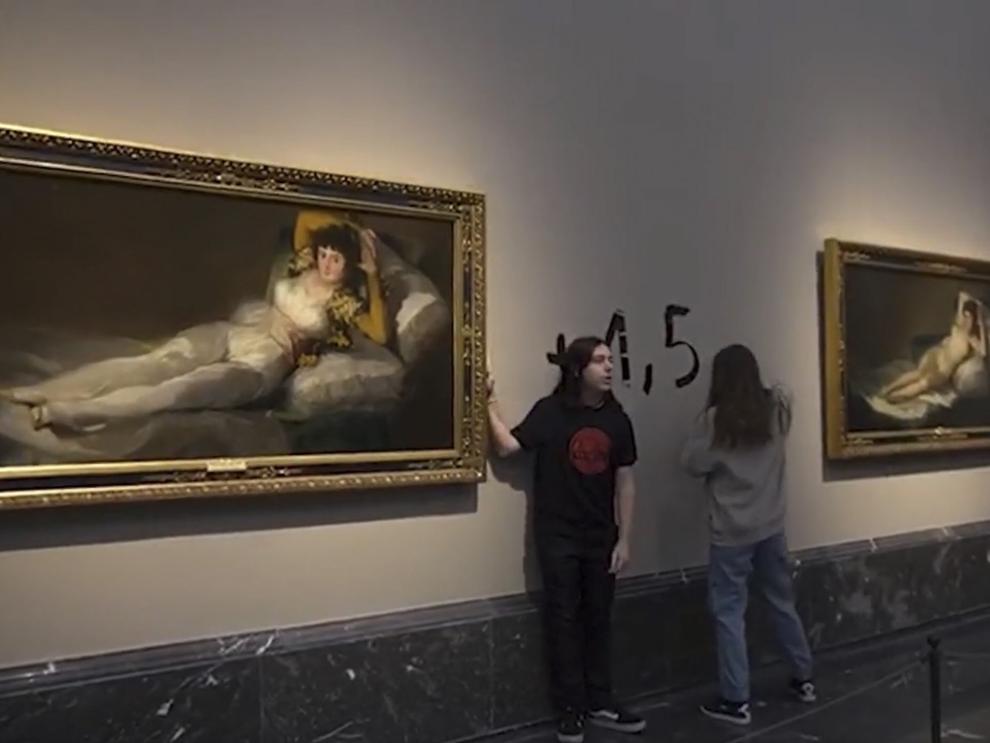 "La maja vestida" y "La maja desnuda"