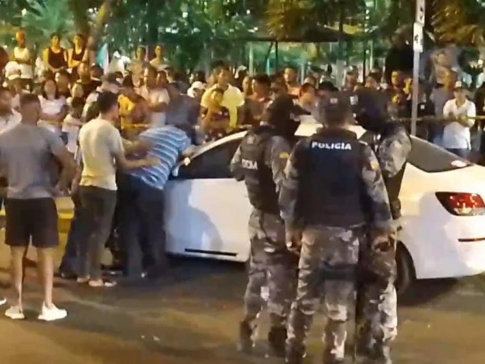 El humorista fue disparado mientras conducía