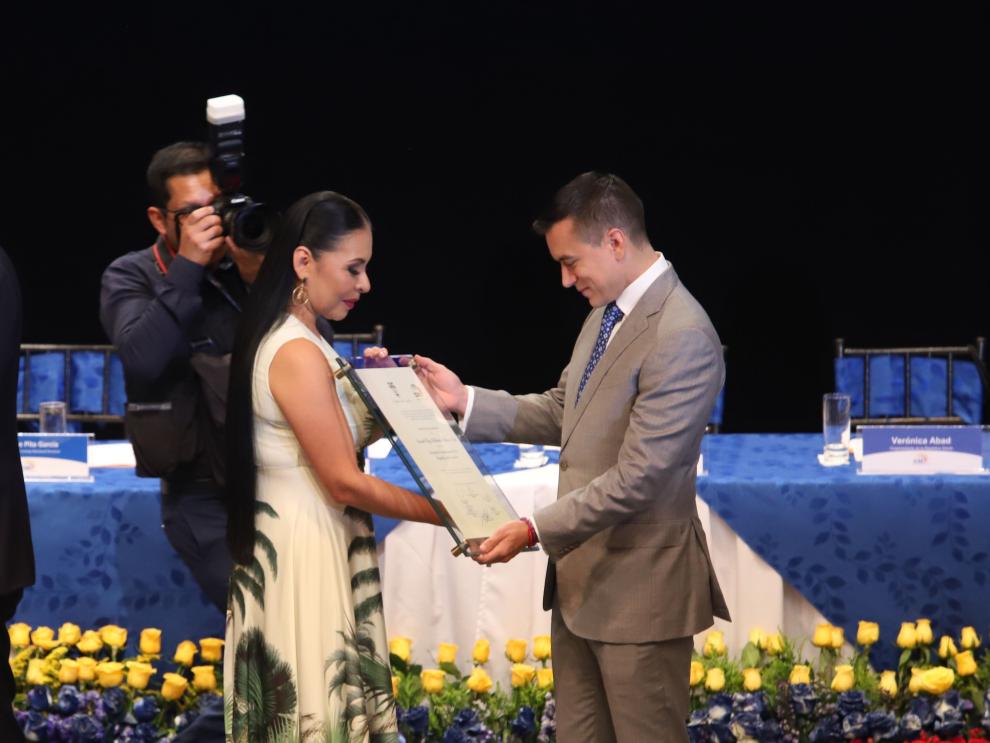 ENTREGA CREDENCIALES (Daniel Noboa)