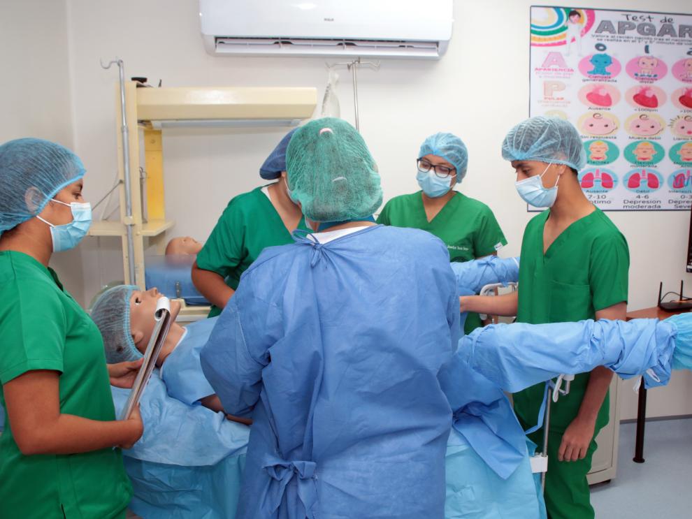 UG repotencia sus laboratorios