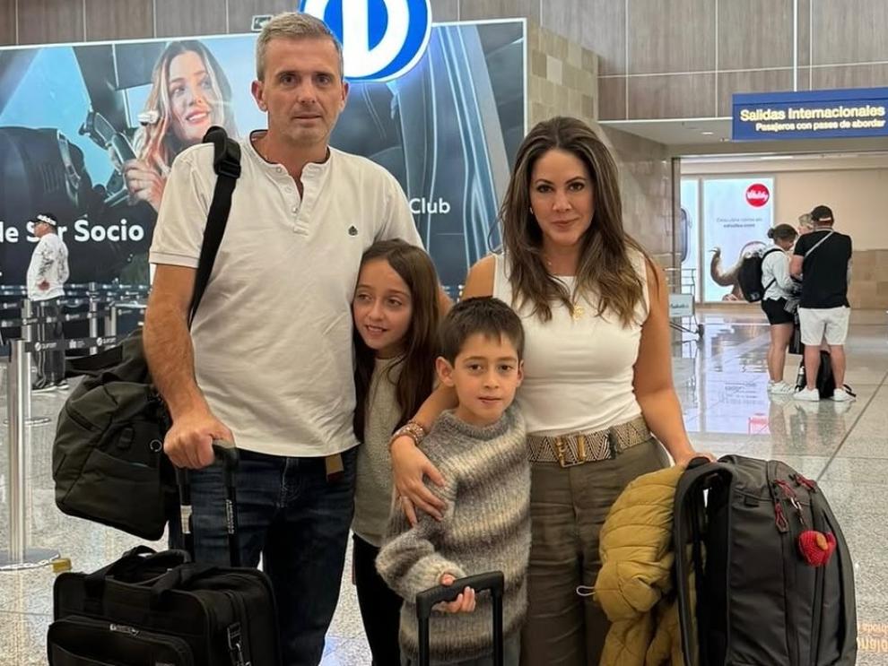 Denisse Molina con su familia.