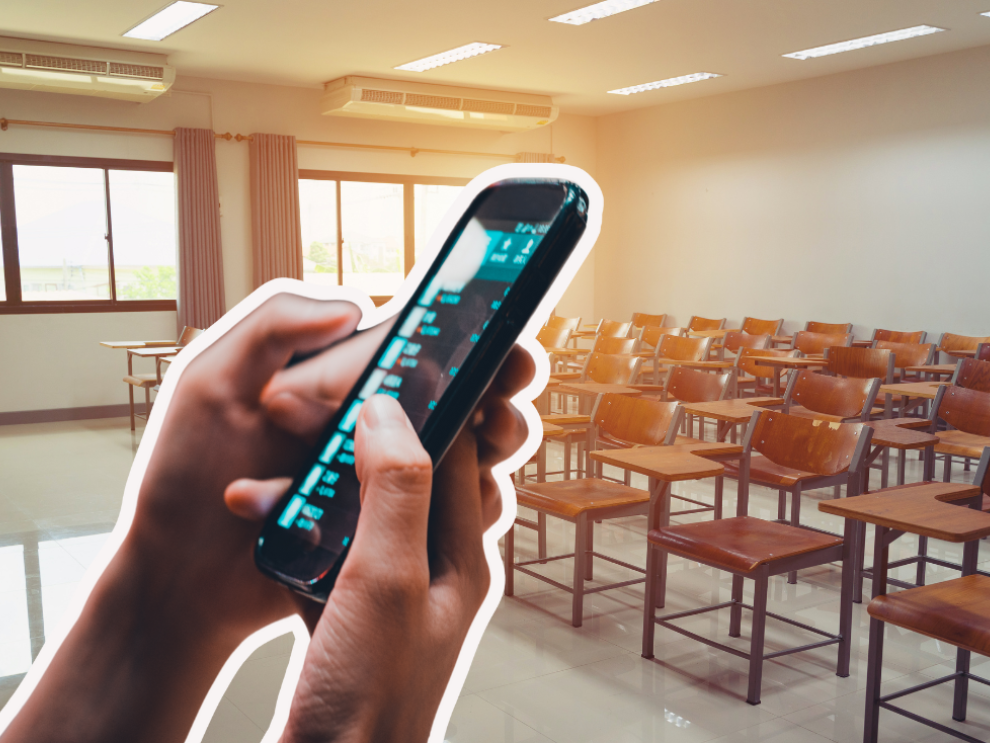 Referencial. Uso del celular dentro del aula de clases.