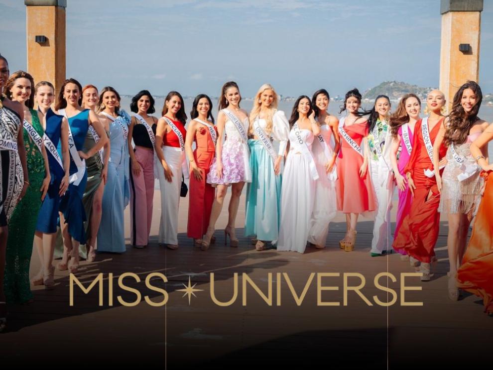 Las candidatas de Miss Universo Ecuador junto a Victoria Kjaer.