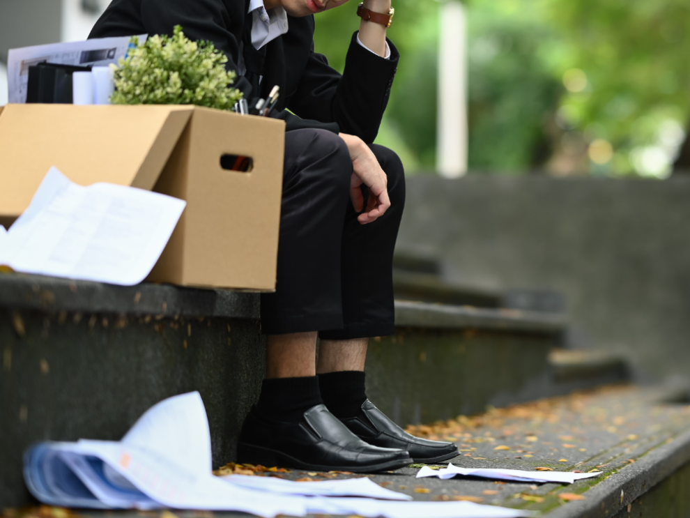 El bono de desempleo del IESS ayuda a cubrir gastos básicos mientras se busca un nuevo empleo.