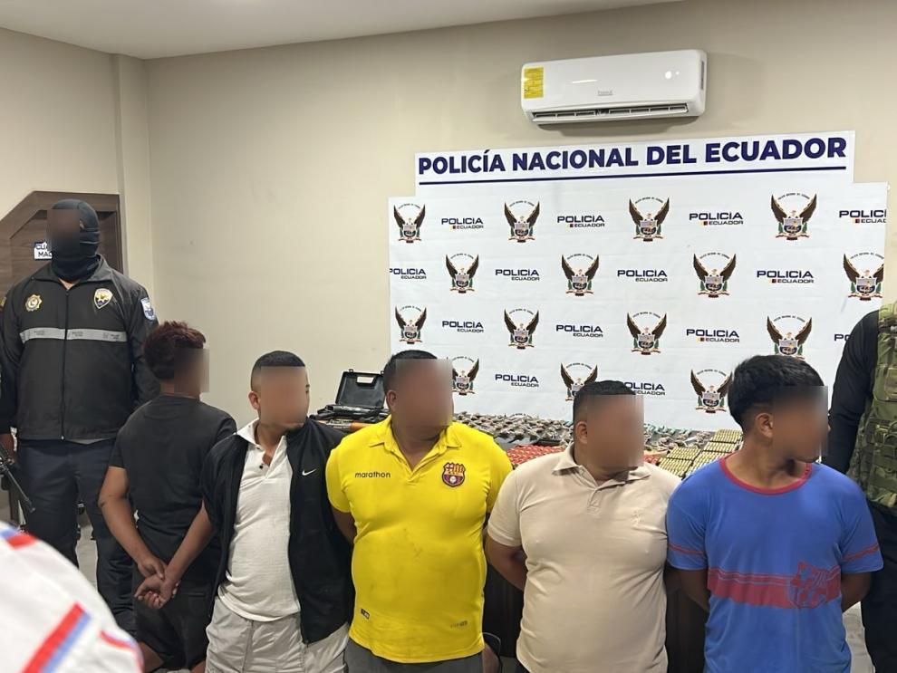 Las Fuerzas Armadas del Ecuador, a través del Bloque de Seguridad, realizaron una operación en la ciudadela Bosque de Santa Lucía.