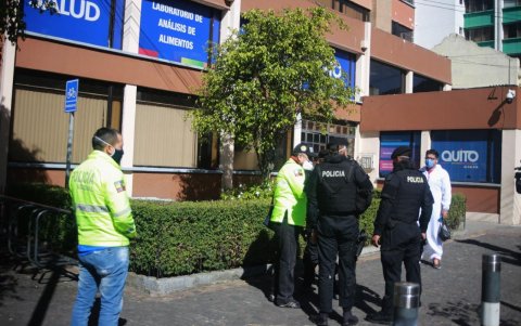 Cuatro lugares fueron allanados por la Fiscalía y la Policía por investigación de presunto sobreprecio en insumos.